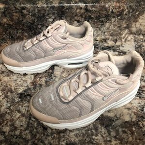 Lil girls Nike shoes